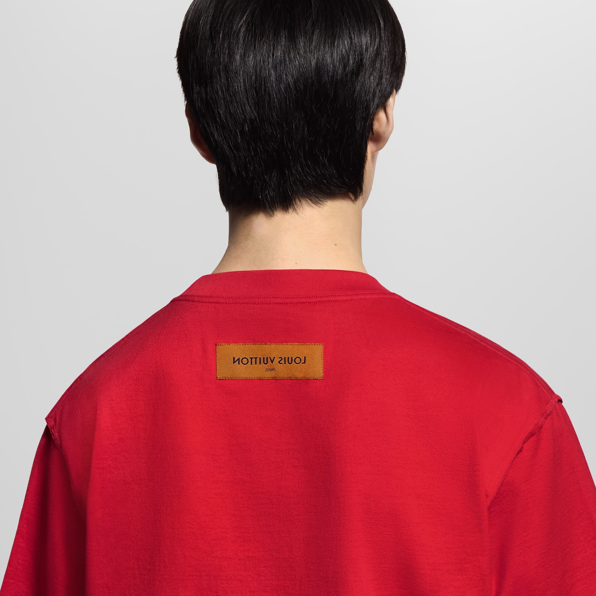 Embossed LV T-Shirt - Ready-to-Wear 1AIHZQ | LOUIS VUITTON